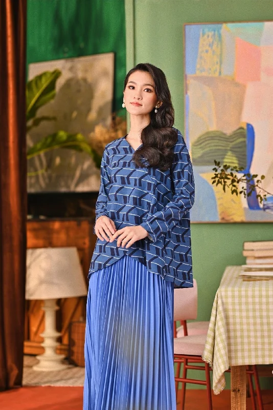 The Capai Women Caya Blouse - Urban Bell Sleeve Blouse