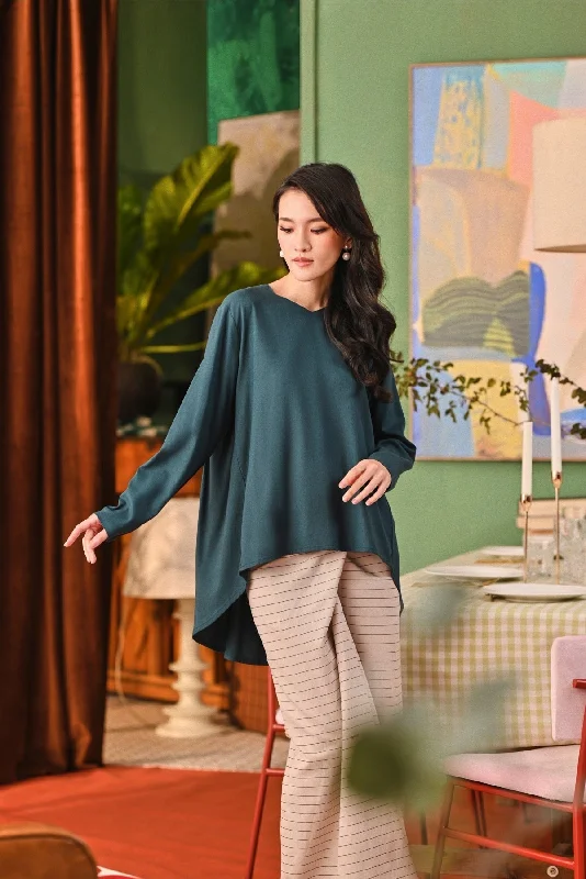 The Capai Women Foxy Blouse - Emerald Green Delicate Bow Blouse