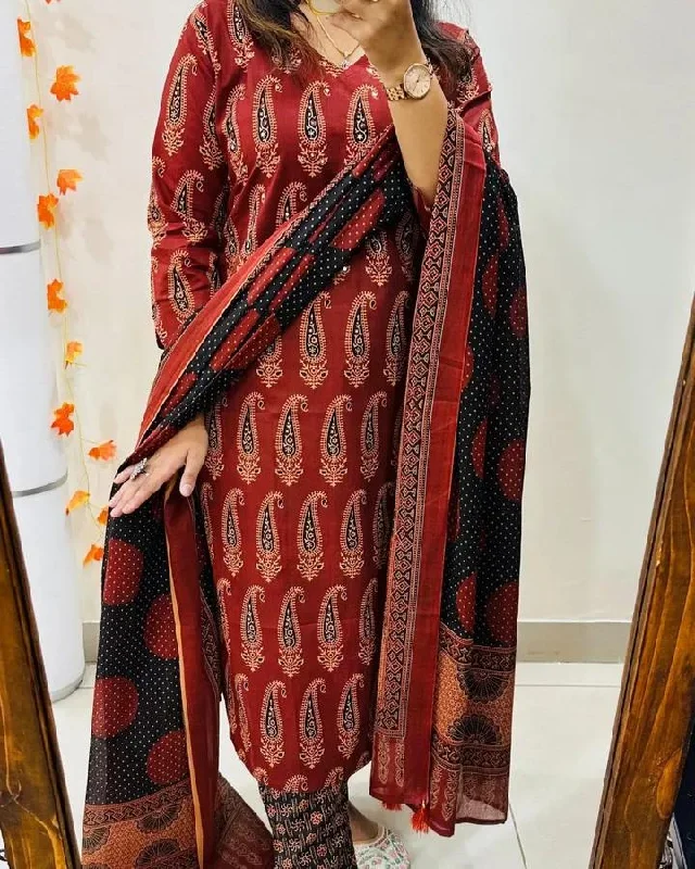 🌹🌹Pure fine Cotton fabric Kurti with Pant with cotton 100-100 Dupatta🌹🌹 High-Waist Jeans 🌹🌹Pure fine Cotton fabric Kurti with Pant with cotton 100-100 Dupatta🌹🌹 High-Waist Jeans