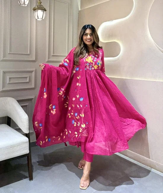 Featuring beautiful embroidery with suqes Heavy Suit which is beautifully decorated It is paired with matching pants Comfy Cargo Trousers Featuring beautiful embroidery with suqes Heavy Suit which is beautifully decorated It is paired with matching pants Comfy Cargo Trousers