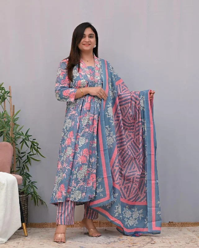 This A-line pant set is perfect for the summer season with its vibrant floral print and confident pocket one side Cozy Lounge Pants This A-line pant set is perfect for the summer season with its vibrant floral print and confident pocket one side Cozy Lounge Pants