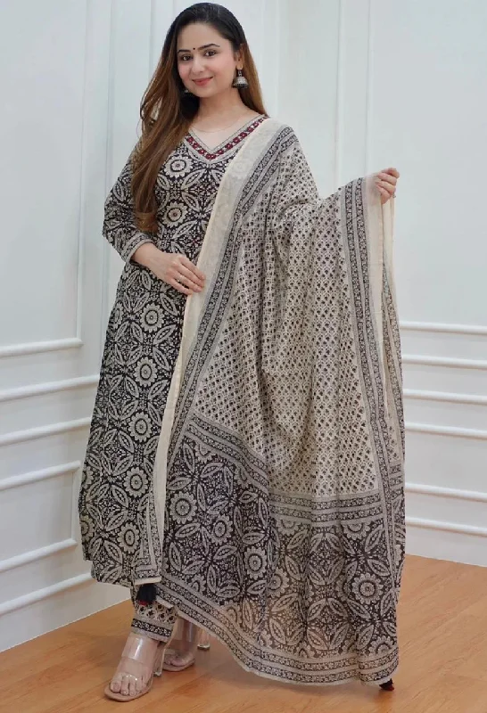 💃 Heavy mirror Work kurti with pant and dupatta -In very fine quality Rayon💃💃💃(SWRD15) Cozy Knit Pants 💃 Heavy mirror Work kurti with pant and dupatta -In very fine quality Rayon💃💃💃(SWRD15) Cozy Knit Pants