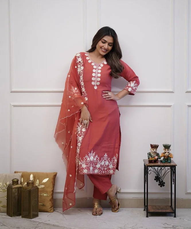 Featuring beautiful Roman silk Suit set which is beautifully decorated It is paired with matching colour pants(NFRD282) Chic Wool Trousers