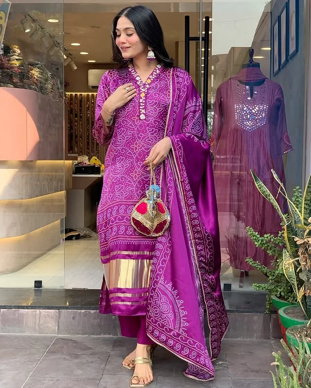 💃🏻Presenting Beautiful Heavy quality Chinon Silk Fabric designer festive wear kurti pant and duppta with Embroidery, Sequence & Zari Work with lining Formal Stretch Pants 💃🏻Presenting Beautiful Heavy quality Chinon Silk Fabric designer festive wear kurti pant and duppta with Embroidery, Sequence & Zari Work with lining Formal Stretch Pants