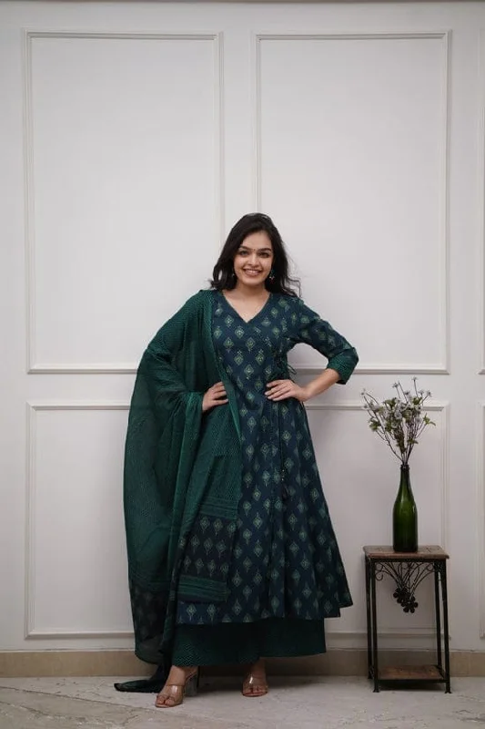 NEW LUNCHING 2025❤❤❤❤❤❤❤❤❤❤❤❤❤ Dress like a ‘day-dream’ in this pretty Rust straight suit set. Featuring flowy pattern kurta with straight pants and matching dupatta Comfortable Jogging Pants NEW LUNCHING 2025❤❤❤❤❤❤❤❤❤❤❤❤❤ Dress like a ‘day-dream’ in this pretty Rust straight suit set. Featuring flowy pattern kurta with straight pants and matching dupatta Comfortable Jogging Pants