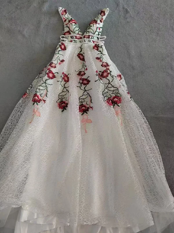 Charming Floral Embroidery Long Prom Dresses V Neck A Line Party Dresses Tunics Bestseller popular Charming Floral Embroidery Long Prom Dresses V Neck A Line Party Dresses Tunics Bestseller popular