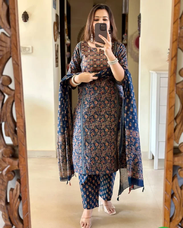 superhit design for festivalseason* Beautiful Jaipuri Printed Cotton Suit Set Cotton Kurta With Floral Print And Handwork detailing With Panel Work Paired Up With Cotton Pant and Duppatta🥰💫) Casual Sweatpants Style superhit design for festivalseason* Beautiful Jaipuri Printed Cotton Suit Set Cotton Kurta With Floral Print And Handwork detailing With Panel Work Paired Up With Cotton Pant and Duppatta🥰💫) Casual Sweatpants Style