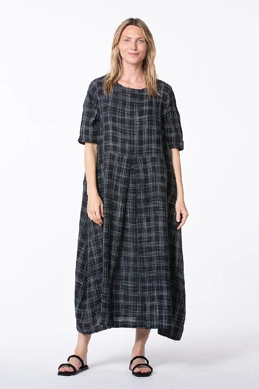 OSKA Relaxed Linen Dress in Check Tunics Cozy soft