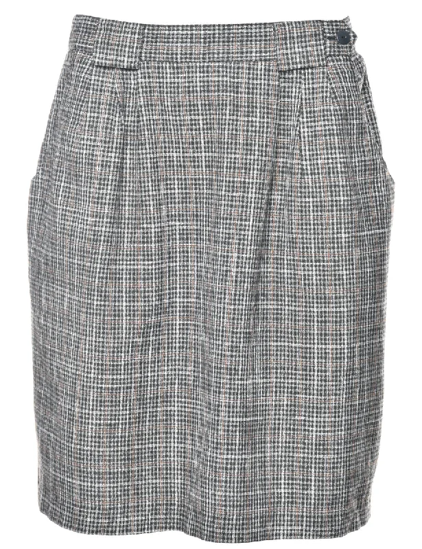 Checked Midi Skirt - M tiered skirt playful