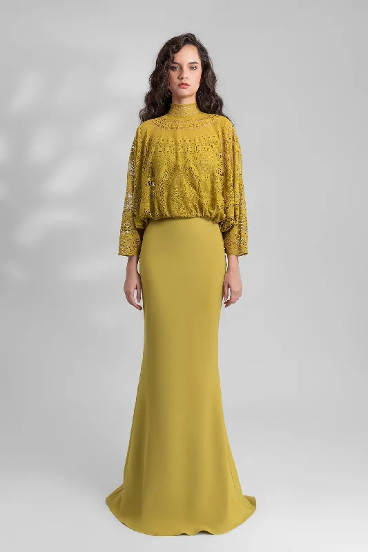 Intricated lace top with crepe skirt cashmere skirt plush