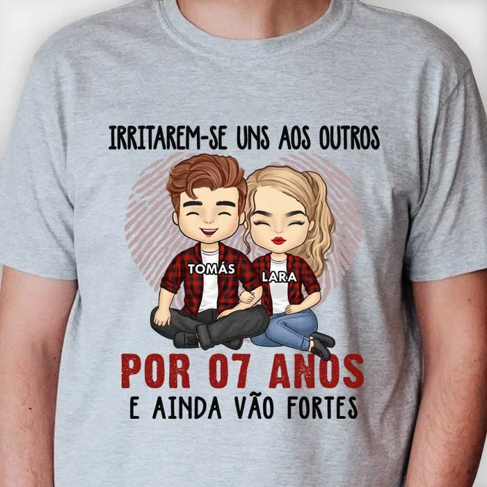 Irritarem-Se Uns Aos Outros Por Muitos Anos E Ainda Vão Fortes - Anniversary Gifts, Gift For Couples, Husband Wife - Personalized Unisex T-shirt Portuguese